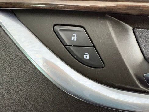 Used 2020 Buick Enclave Avenir w/ Avenir Technology Package image 41