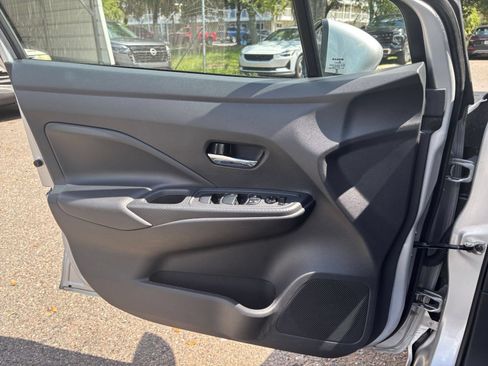 Used 2025 Nissan Versa SV FWD image 18