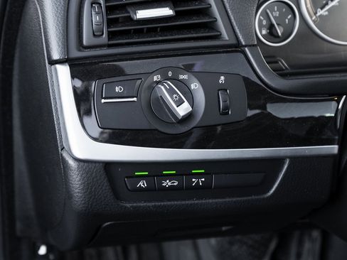 Used 2013 BMW 550i xDrive Sedan image 18