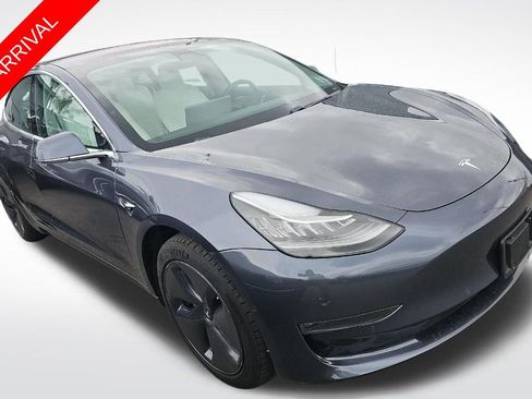 Used 2018 Tesla Model 3 Mid Range RWD image 1