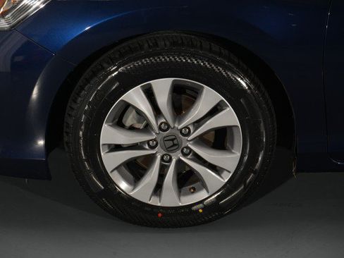 Used 2015 Honda Accord LX image 18