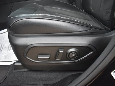 Used 2024 Jeep Grand Cherokee Altitude RWD image 12