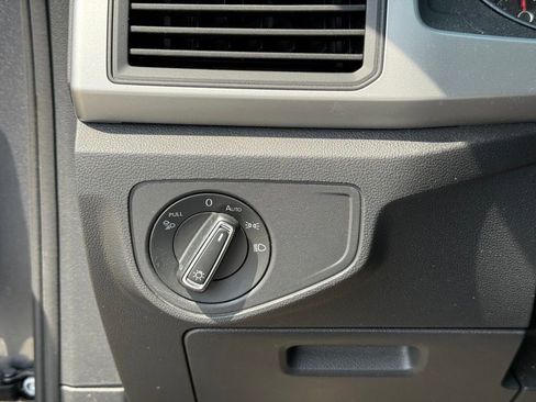 Used 2021 Volkswagen Atlas SE image 18