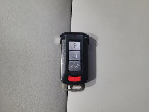 Used 2019 Mitsubishi Outlander SEL AWD/4WD image 32