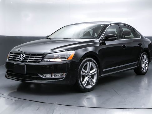 Used 2013 Volkswagen Passat TDI SEL Premium FWD image 1