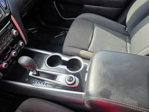 Used 2020 Nissan Pathfinder S image 23