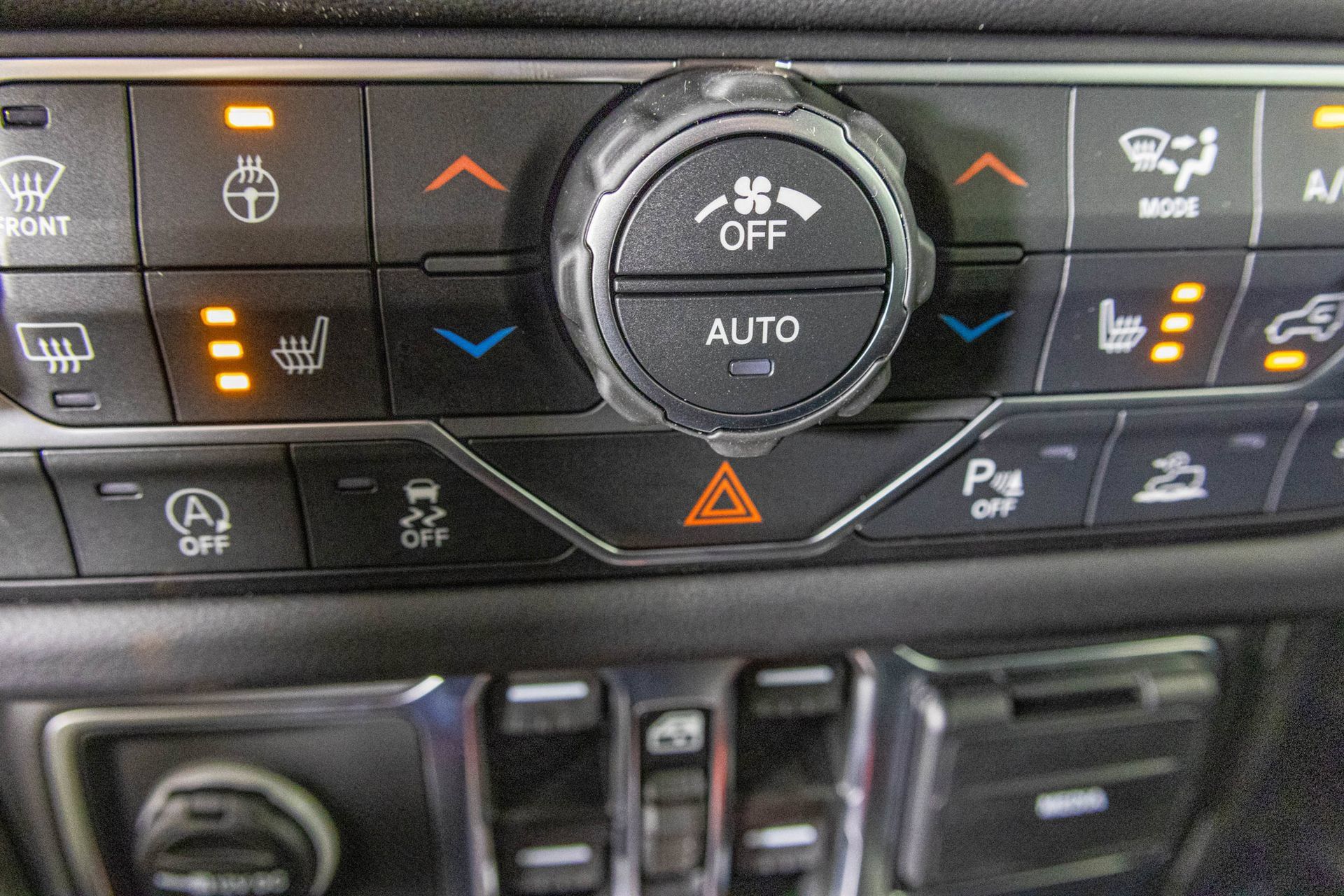 New 2027 Jeep Wrangler Unlimited Sahara AWD/4WD image 9
