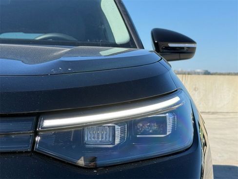 New 2026 Volkswagen Tiguan SE image 4