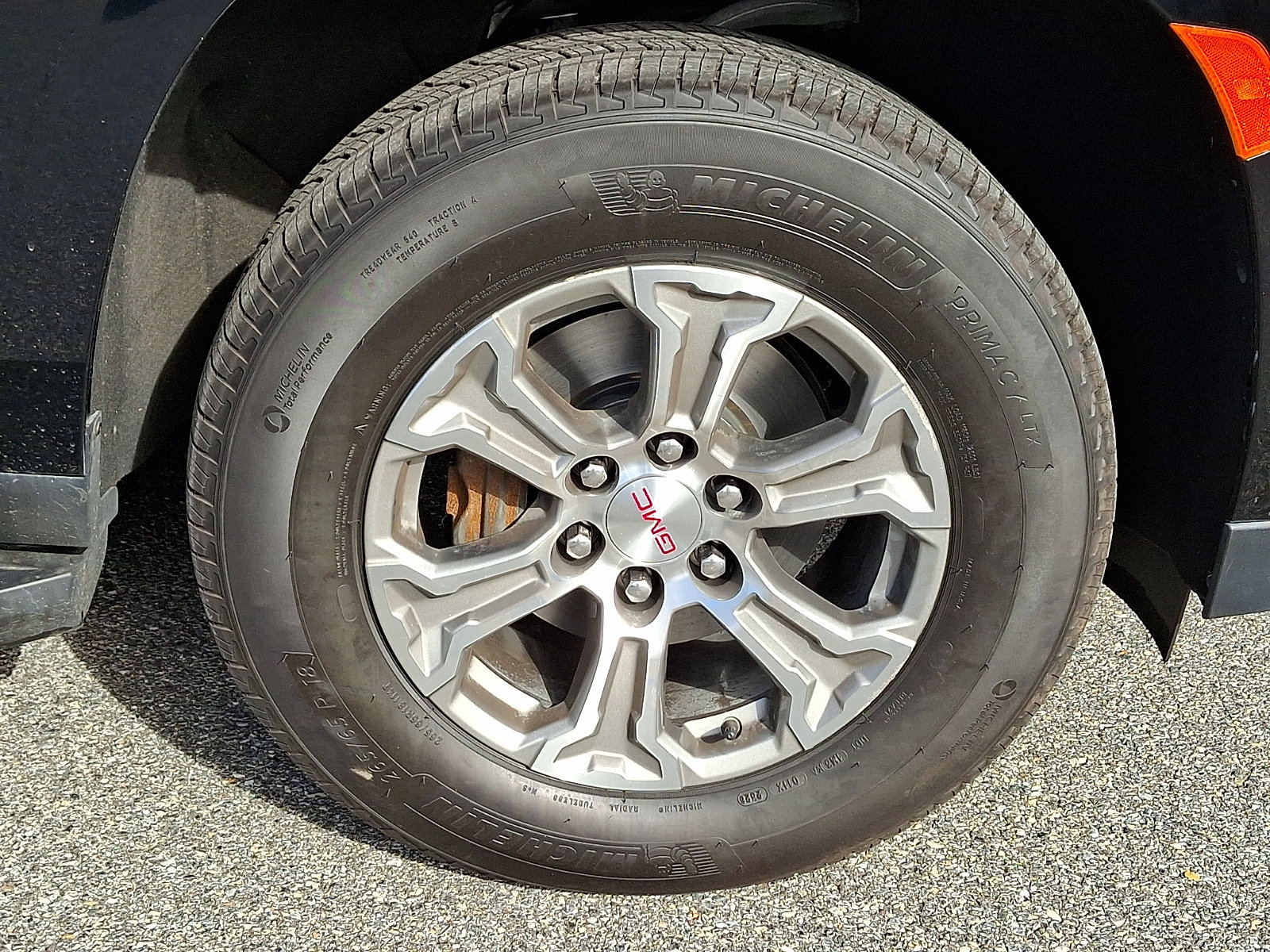 Used 2024 GMC Yukon SLE AWD/4WD image 8