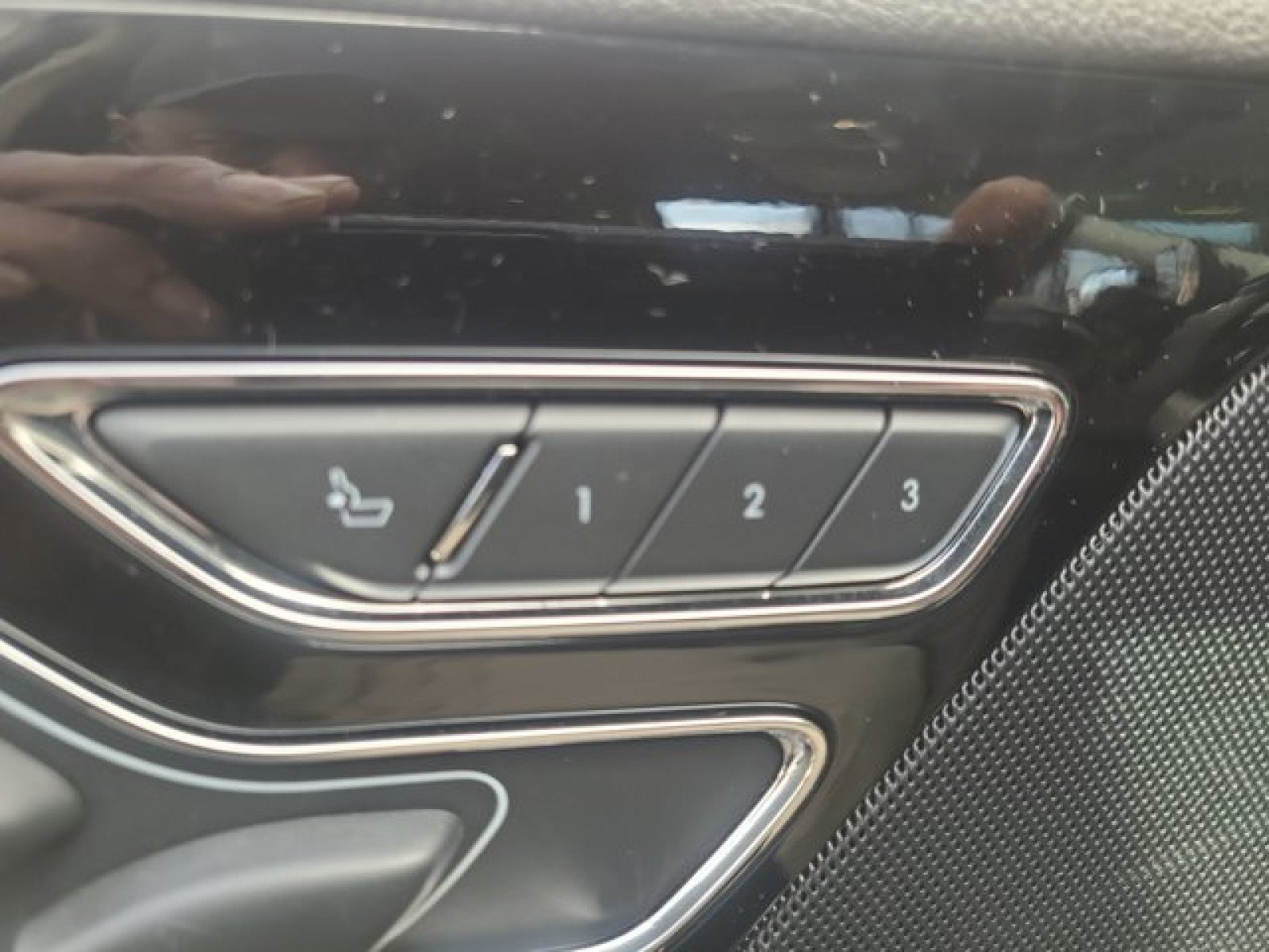 Used 2021 Lincoln Aviator AWD w/ Class IV Trailer Tow Package image 26