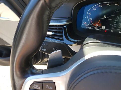 Used 2021 BMW M550i xDrive w/ Executive Package image 25