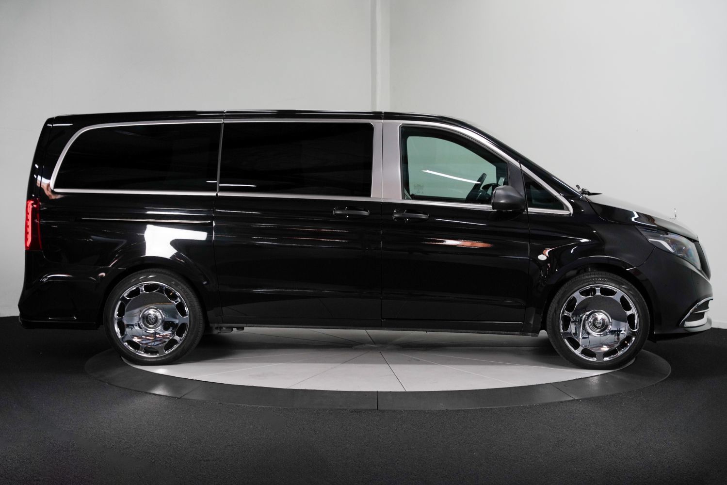 Used 2021 Mercedes-Benz Metris Passenger image 8