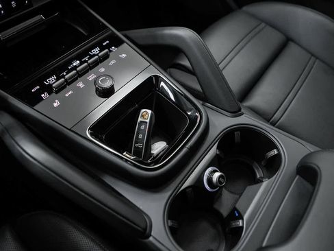 Certified 2025 Porsche Cayenne S AWD/4WD image 30