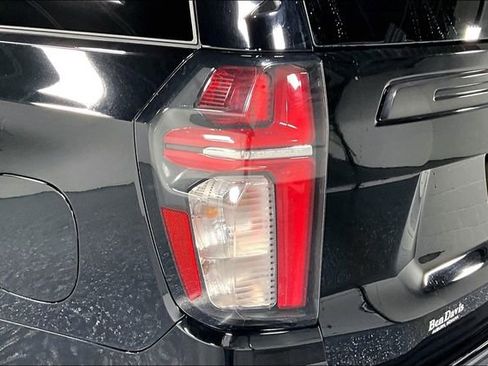 Used 2021 Chevrolet Tahoe Z71 w/ Z71 Off-Road Package AWD/4WD image 22