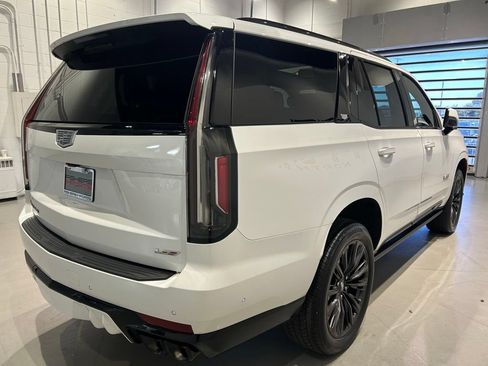 Used 2024 Cadillac Escalade V w/ LPO, ONYX Package AWD/4WD image 7