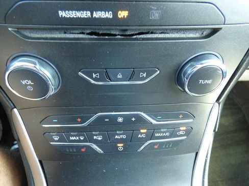 Used 2015 Ford Edge SEL w/ Equipment Group 201A AWD/4WD image 26