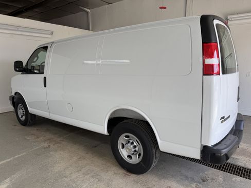 New 2025 Chevrolet Express 3500 w/ Driver Convenience Package image 4