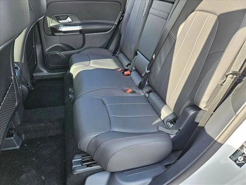 Used 2025 Mercedes-Benz GLB 250 image 15