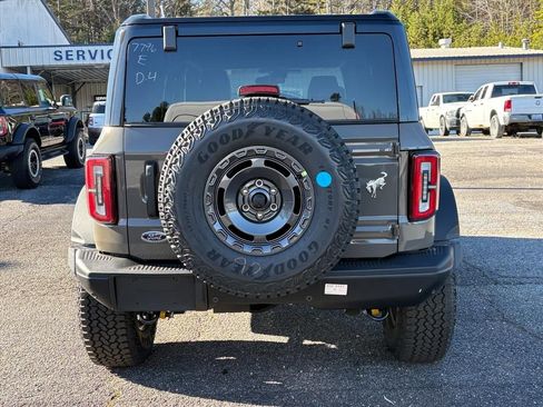 New 2025 Ford Bronco Badlands image 4