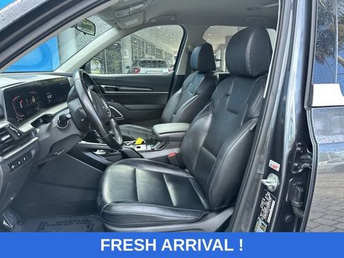 Used 2024 Kia Telluride S FWD image 30