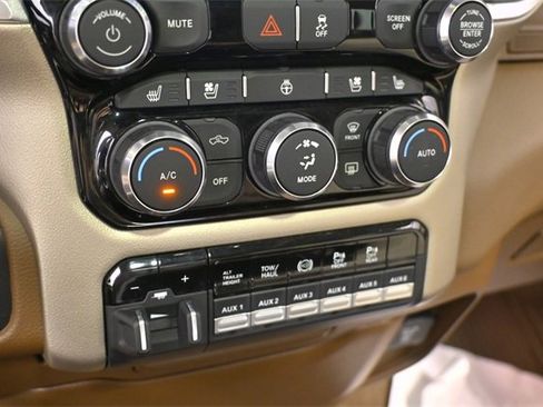 Used 2020 RAM 3500 Laramie image 30