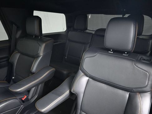 Used 2025 Ford Expedition Tremor AWD/4WD image 6