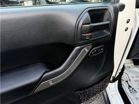 Used 2017 Jeep Wrangler Sport image 17