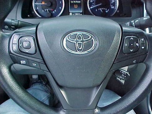 Used 2016 Toyota Camry LE FWD image 28