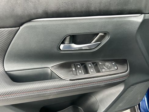 Used 2025 Nissan Kicks SR w/ SR Premium Package image 20