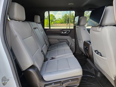Used 2021 Chevrolet Suburban Z71 w/ Z71 Off-Road Package AWD/4WD image 25