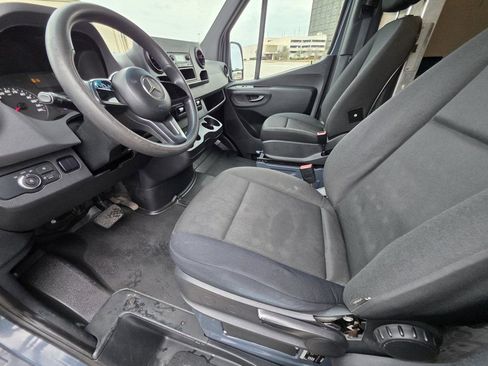 Used 2019 Mercedes-Benz Sprinter 144 image 6