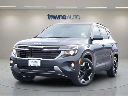 Used 2024 Kia Seltos EX image 10