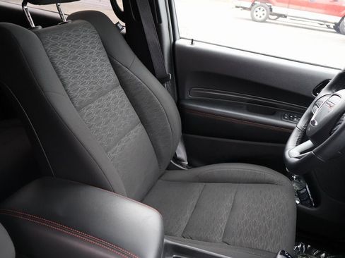 Used 2025 Dodge Durango GT image 16