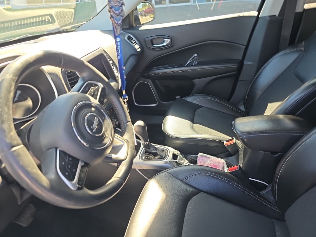 Used 2019 Jeep Compass Latitude w/ Popular Equipment Group FWD image 15