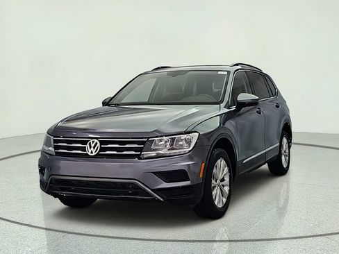 Used 2018 Volkswagen Tiguan SEL AWD/4WD image 2