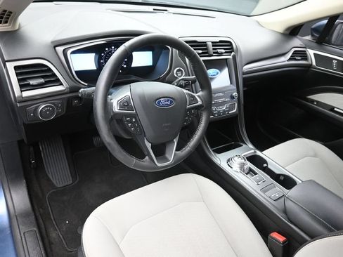 Used 2019 Ford Fusion SE w/ Equipment Group 151A FWD image 11
