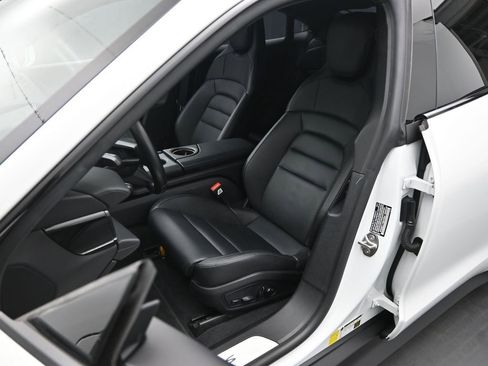 Used 2021 Porsche Taycan 4S image 8