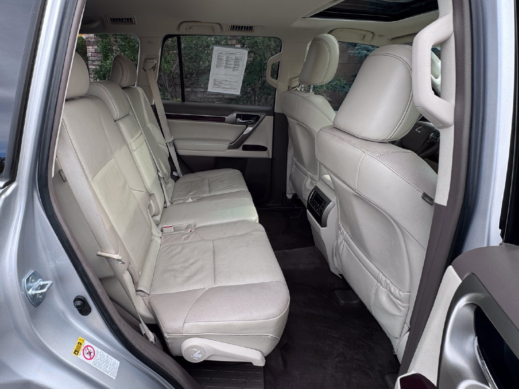 Used 2019 Lexus GX 460 Premium w/ Premium Package AWD/4WD image 37