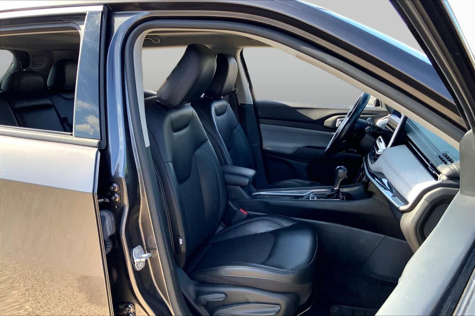Used 2022 Jeep Compass Latitude w/ Sun and Sound Group AWD/4WD image 9