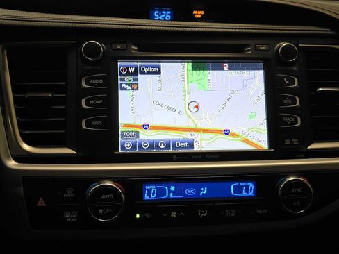 Used 2019 Toyota Highlander XLE AWD/4WD image 14