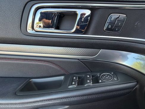 Used 2018 Ford Explorer Sport w/ Equipment Group 401A AWD/4WD image 17