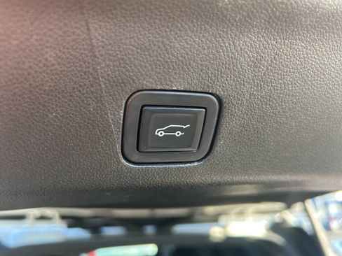 Used 2021 GMC Yukon Denali w/ LPO, Illumination Package image 31