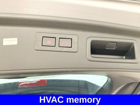 Certified 2023 Subaru Forester Touring AWD/4WD image 19