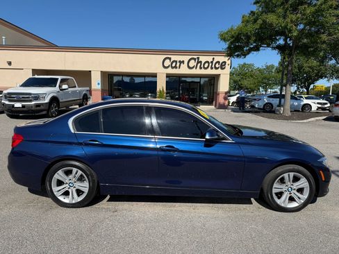 Used 2018 BMW 330i xDrive Sedan w/ Premium Package AWD/4WD image 7