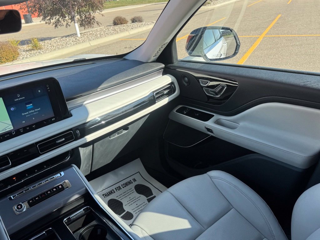 Used 2026 Lincoln Aviator AWD image 17