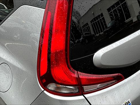 Used 2022 Kia Soul LX w/ Technology Package image 30