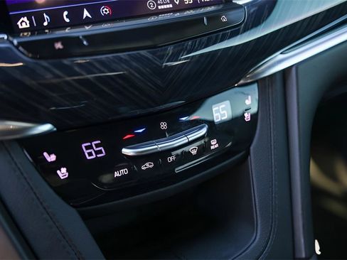 Certified 2024 Cadillac XT6 Premium Luxury w/ Technology Package image 32