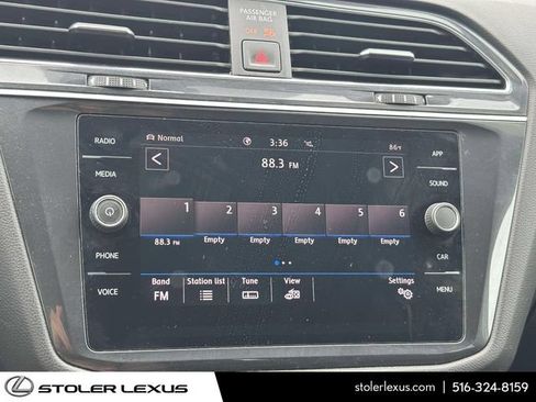 Used 2020 Volkswagen Tiguan SE AWD/4WD image 36
