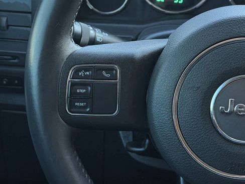 Used 2012 Jeep Liberty Sport image 17