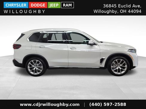 Used 2026 BMW X5 xDrive50e w/ Climate Comfort Package AWD/4WD image 4